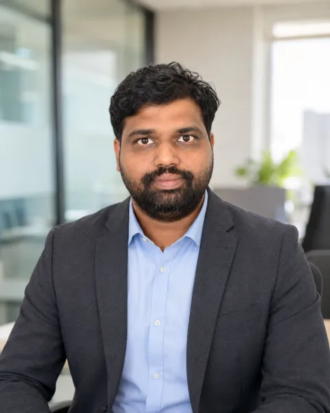 Portrait of Praveen, Lead Product Reviewer